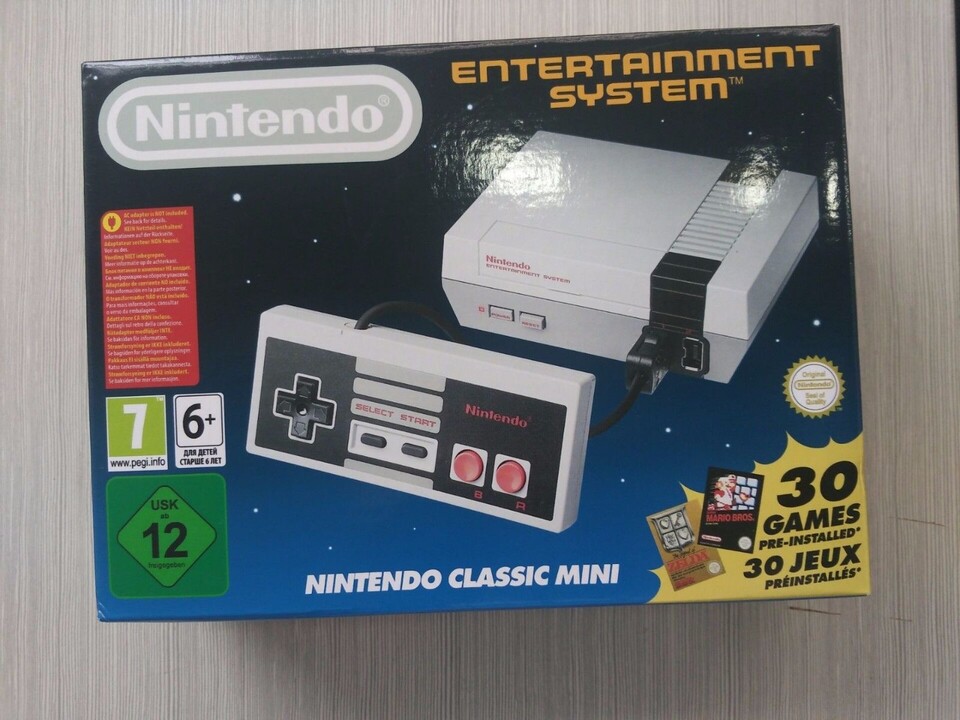 Die Verpackung der NES Mini-Nachbildung ist kaum vom Original zu unterscheiden.
