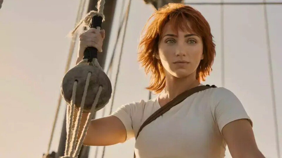 So sieht Emily Rudd als Nami in der Netflix-Verfilmung von One Piece aus.