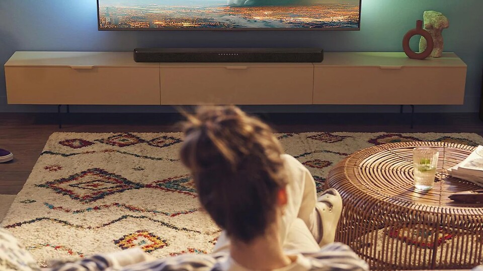 Die Philips Soundbar mit externem Subwoofer lässt sich besonders gut mit einem TV von Philips kombinieren.