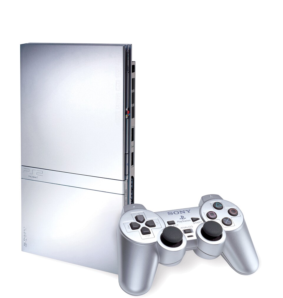 Klein und elegant: Die PlayStation 2 in der silbernen Slim-Variante.