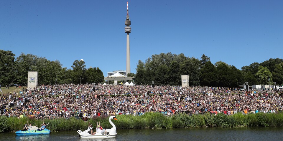 An den weltweiten Events in Deutschland, Japan und den USA nahmen 400.000 Menschen teil. 