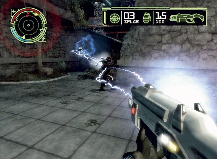 Die meisten Waffen haben eine Zweitfunktion. So eignet sich das EMP-Gewehr hervorragend dazu, um Feinde zu grillen. Screen: Playstation 2