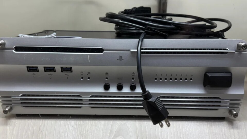 Das PS4 Devkit DUH-D1000AA.