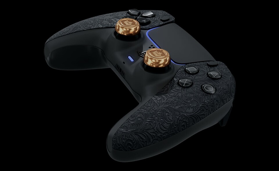 Ich würde mich ja nicht trauen, die Analogsticks dieses Caviar-DualSense-Controllers zur Gold-PS5 auch wirklich zu benutzen.