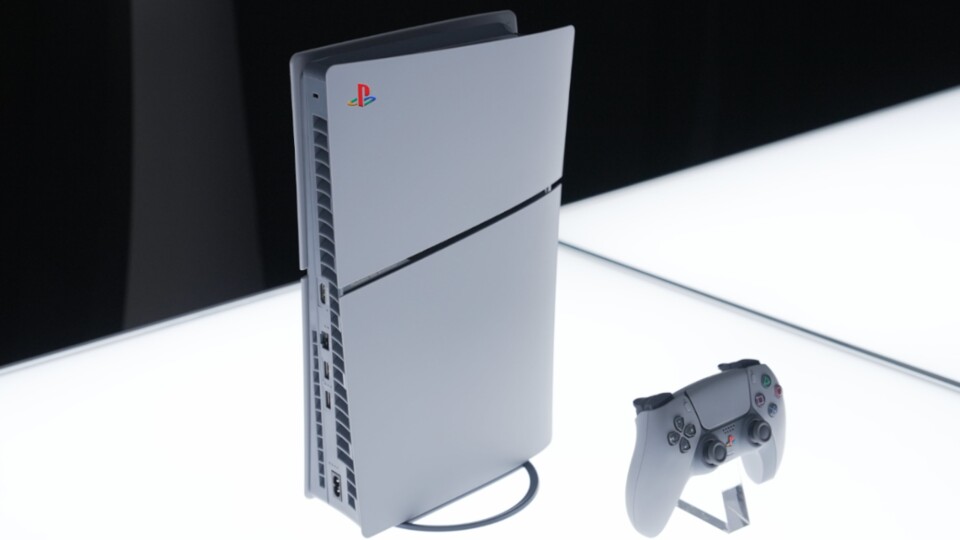 Die PS5 Pro in der 30th Anniversary Edition.