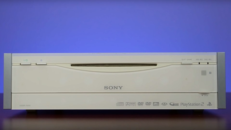 Diese PlayStation 2 war ein ganzes Heimkino-System.