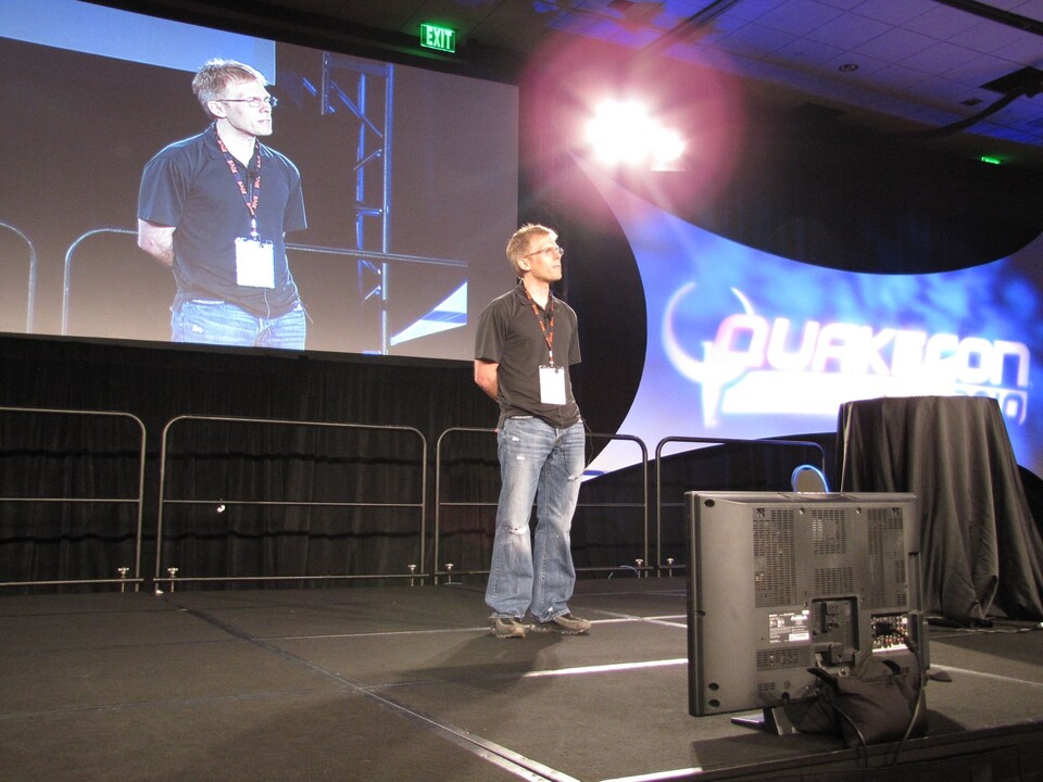 John Carmack auf der Quakecon 2010 bei der Präsentation der id Tech 5 und Rage.