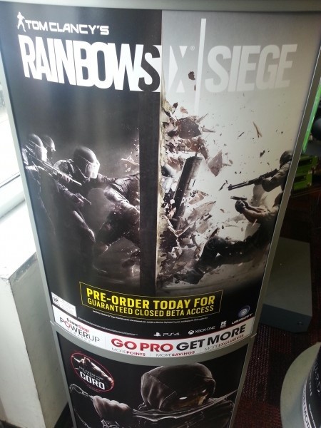 Dieses GameStop-Poster lieferte den ersten Hinweis auf eine Closed-Beta von Rainbow Six Siege.