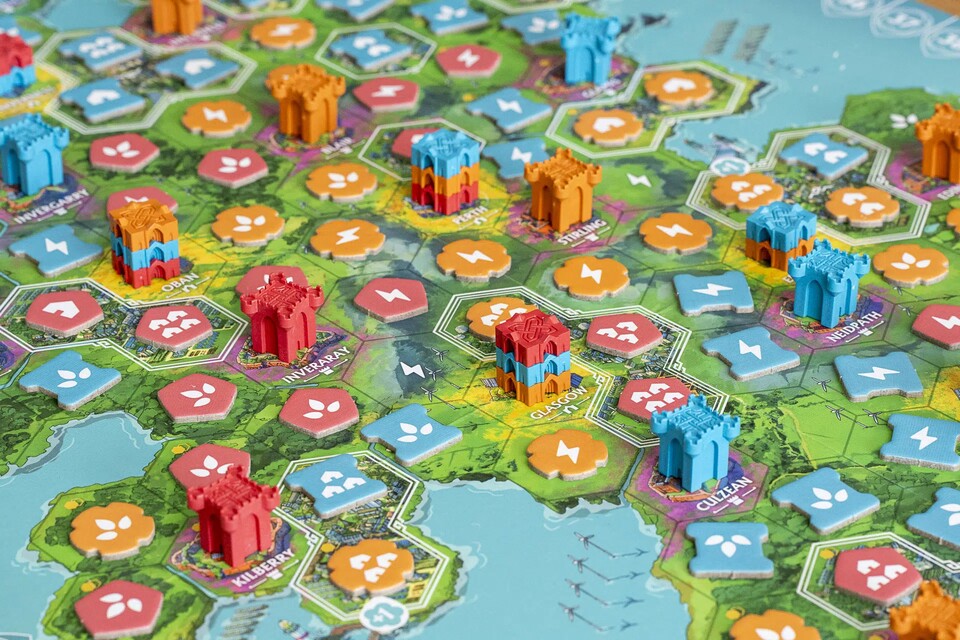 Das Spielmaterial von Rebirth (Bildquelle: Frosted Games).