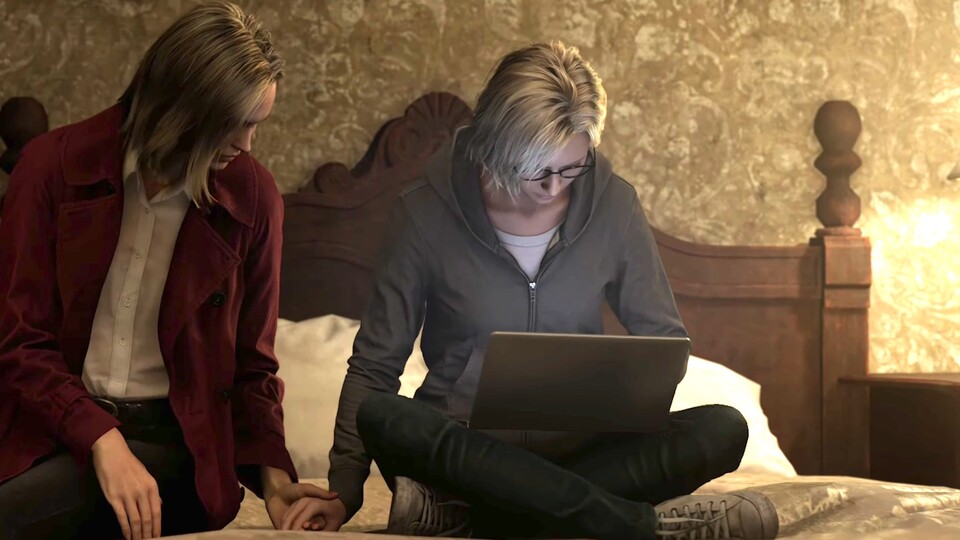 Grace start gebannt auf den Laptop-Monitor.