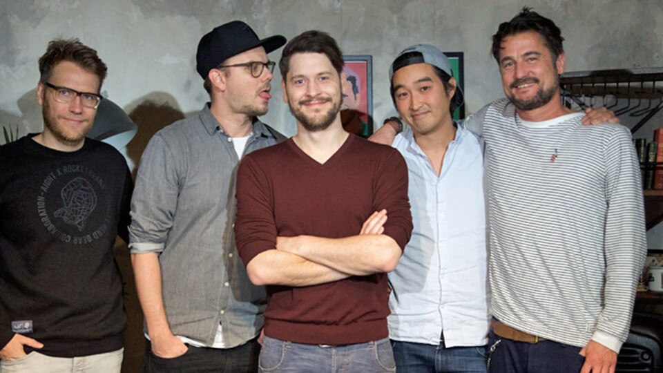 Die fünf BEANS (von links nach rechts): Nils, Etienne, Simon, Budi und Arno (Bild: Rocket Beans TV)