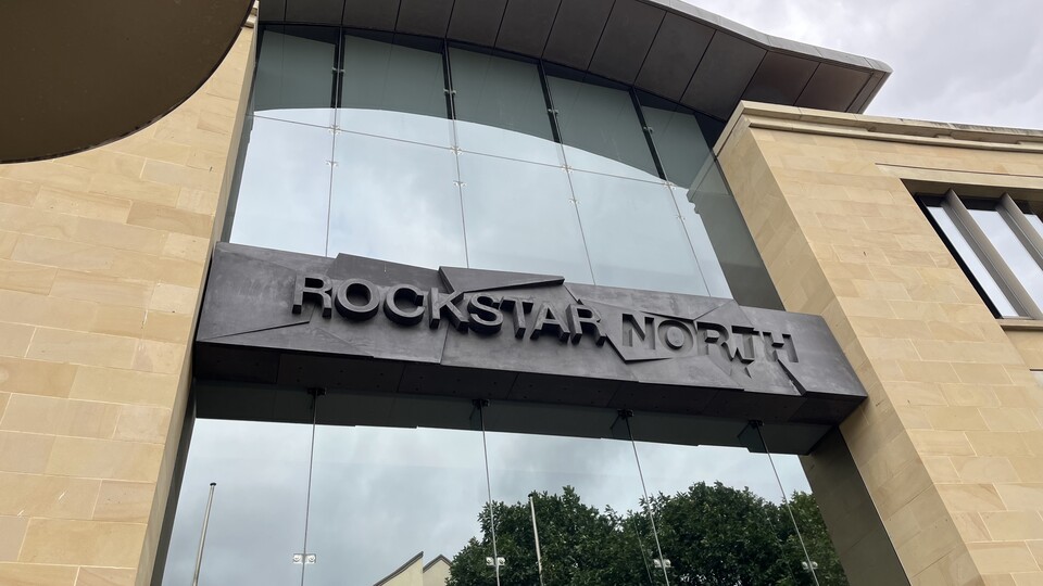 Der Firmensitz von Rockstar North in der Holyrood Road in Edinburgh (Quelle: Dennis Müller)