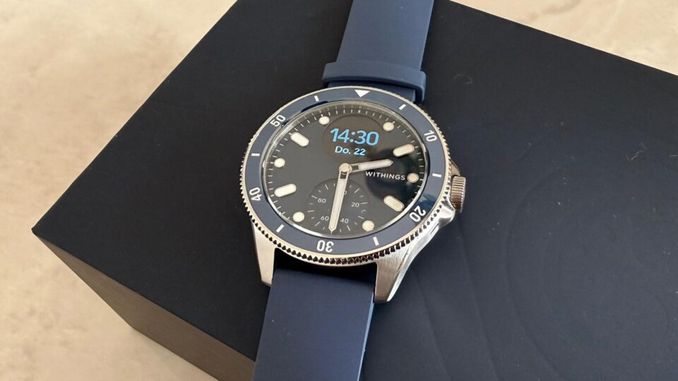 Die Smartwatch gibt es auch in den Farben Grün und Schwarz. Ich habe mich für die Farbe Blau entschieden.