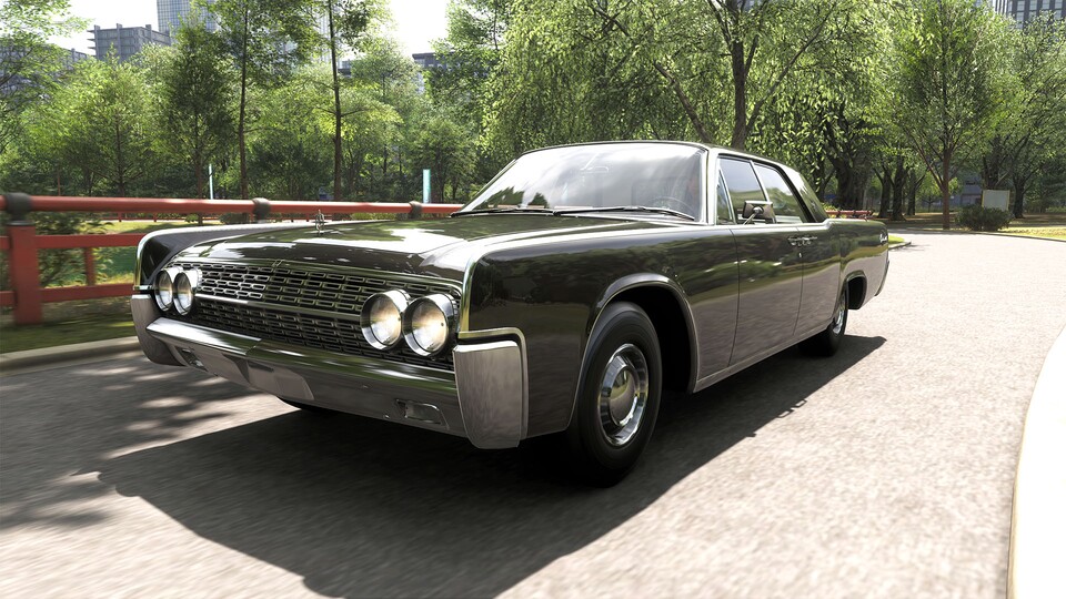 Die Maschine des Lincoln Continental zieht ordentlich, davon abgesehen ist er aber ziemlich unhandlich.