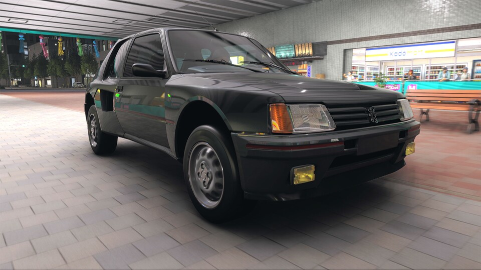 Der C-Klasse-Wagen fühlt sich in unwegsamem Gelände eigentlich wohler als in der Stadt.