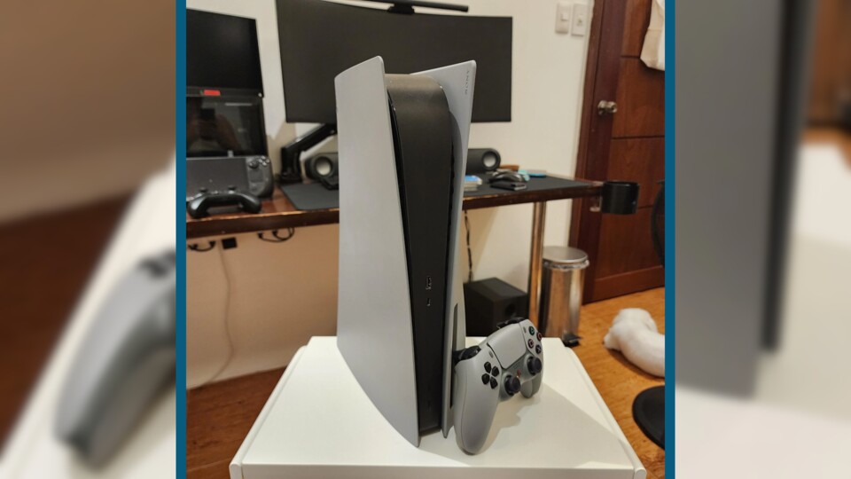 So sieht das schöne Gerät aus - und das ist sogar die originale PS5 mit Laufwerk! (Bild: Reddit metalgearfrancis)