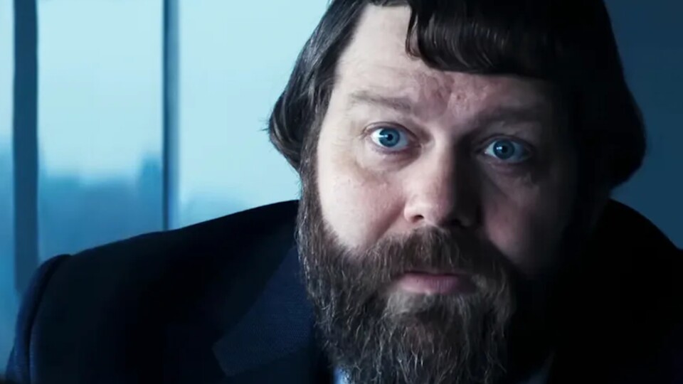 Ólafur Darri Ólafsson als Mr. Drummond in Severance (Bildquelle: Apple TV)