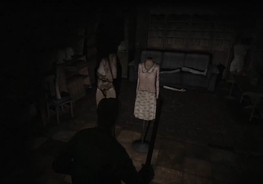 Mit dieser Schneiderpuppe werden in Silent Hill 2 Erinnerungen wach.