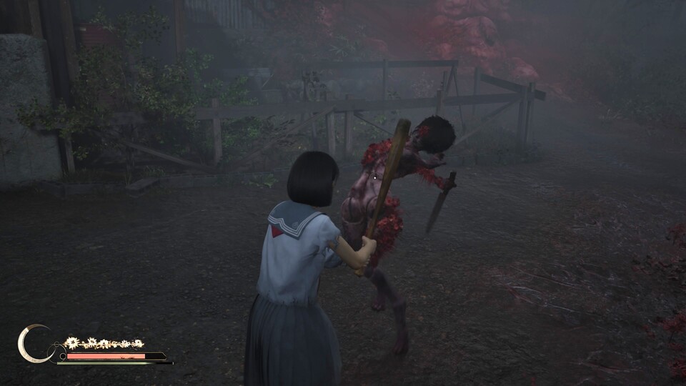 Unterschiedliche Puppenvarianten kommen mit sehr abgehackten Bewegungen daher und wenn mehrere zusammen kommen, können sie schon mal fies werden. (©Konami Digital Entertainment)