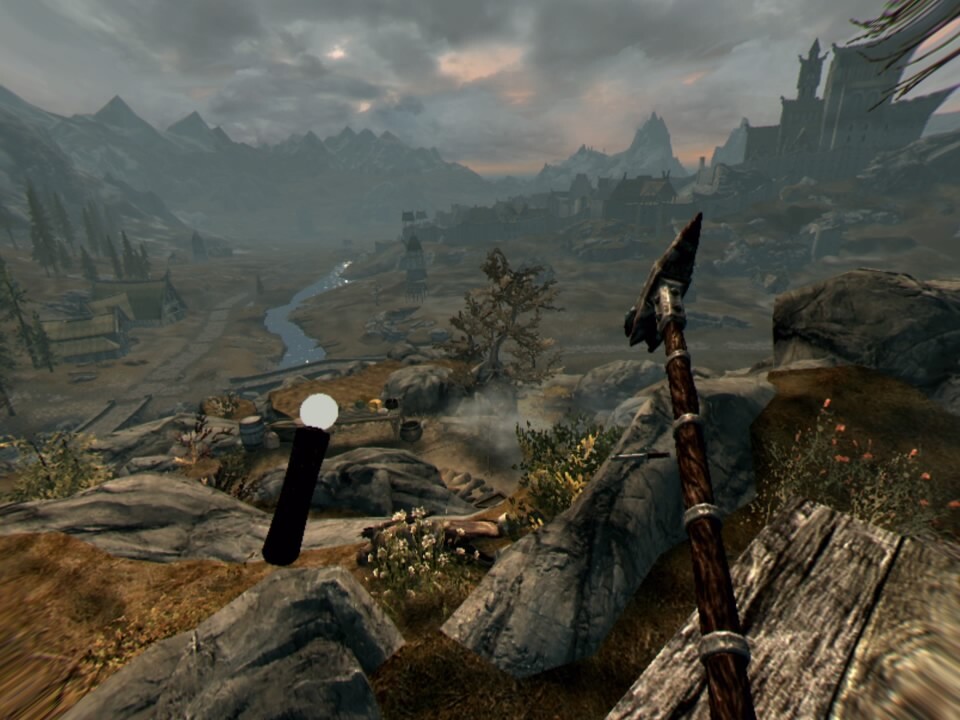 Die Landschaften in Skyrim VR sind sehr stimmungsvoll. Der eingeblendete Move-Controller stört die Immersion eher.