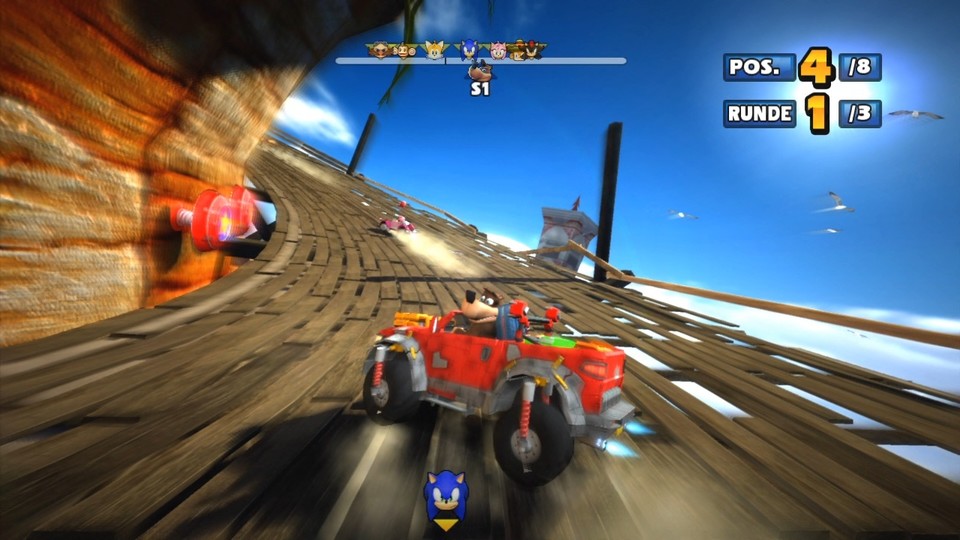 Mit Bär Banjo und Vogeldame Kazooie dürft ihr nur in der Microsoft-Version von Sonic & SEGA All-Stars Racing losfahren. 