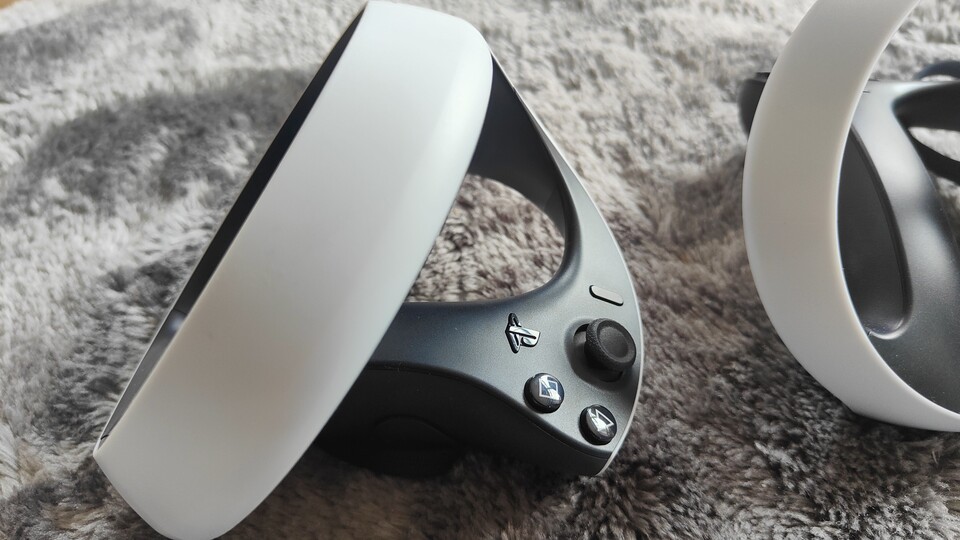 Das PlayStation VR2 Headset wird mit hochwertigen Motion Controllern geliefert.