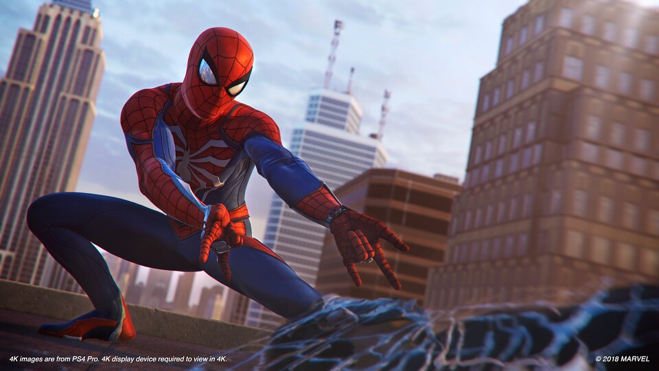 Spider-Mans (neu gestalteter) rot-blauer Anzug ist nur einer von vielen, die wir im Spiel erhalten.