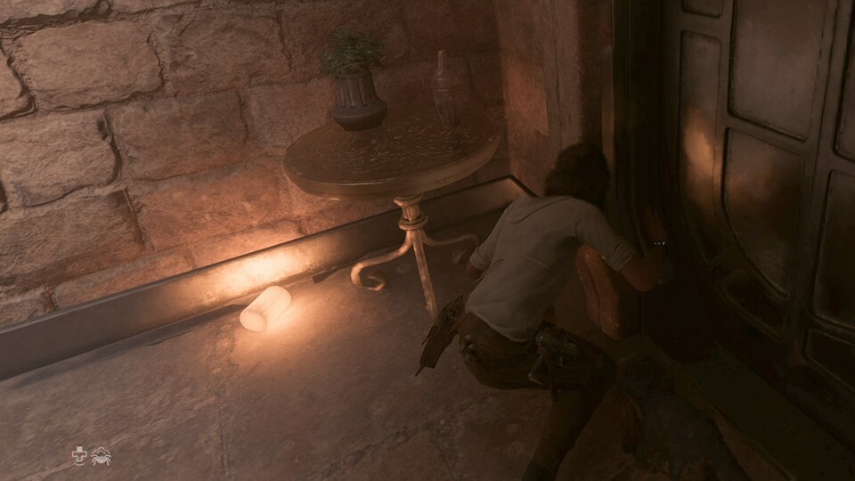 In dieser Szene habe ich mit Key versehentlich die Lampe vom Tisch geworfen. Die Reflexion rechts in der Stahltür hat sich daraufhin dynamisch verändert und auch die Beleuchtung unterhalb des Tisches.