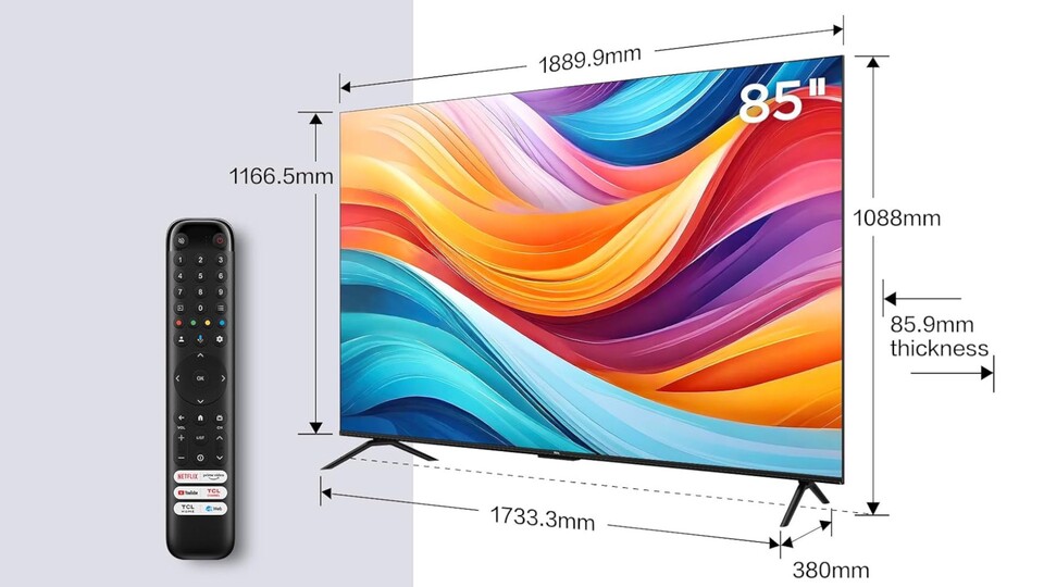 Rund 1,89 Meter in der Breite: Obwohl er sehr schlank ist, werdet ihr für diesen riesigen QLED 4K-Fernseher eine Menge Platz brauchen.