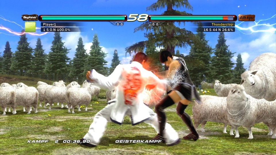 Tekken 6: Auf der Alm wird auch bei Tekken 6 gejodelt, doch statt Kühen stehen hier Schafe auf der Weide. [360]