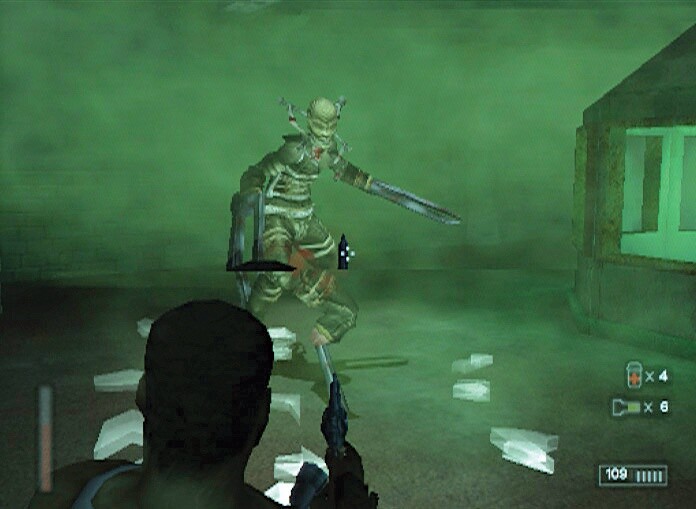 Noch nicht mal im Hinrichtungsraum hat man Ruhe vor den fiesen Mutanten. Screen: Playstation 2