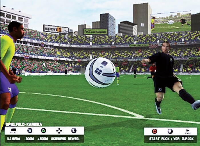 Die Stadien und deren Umgebung wurden schön gestaltet, ebenso der Ball - die Animationen dagegen weniger. Screen: Playstation 2