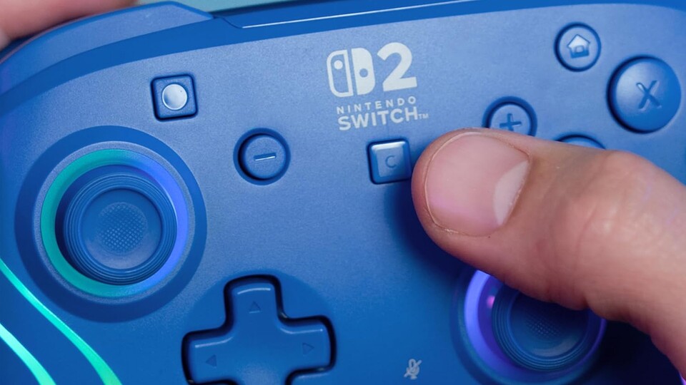 Egal, ob mit Kabel oder ohne: Beide Modelle sind mit dem offiziellen Switch 2 Logo versehen.