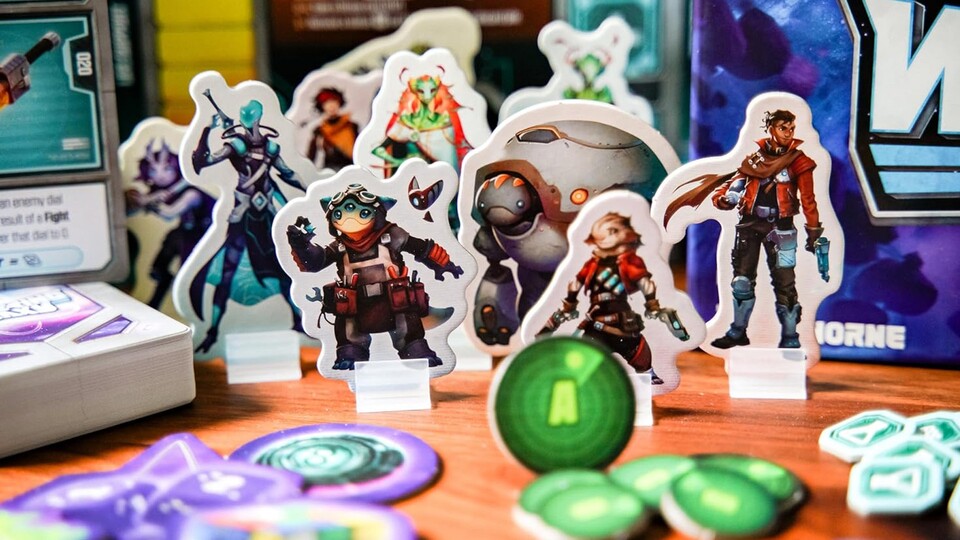 Die für das Brettspiel erschaffende Welt erinnert an Mass Effect, nur in bunter und mit mehr Humor.