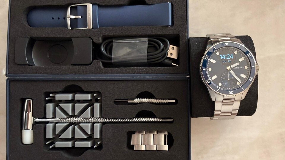 Die ScanWatch Nova kommt mit einem wirklich hochwertigen und bequemen Oyster-Edelstahlarmband. Wem dieser Look nicht gefällt, kann es mit dem Sportarmband austauschen.