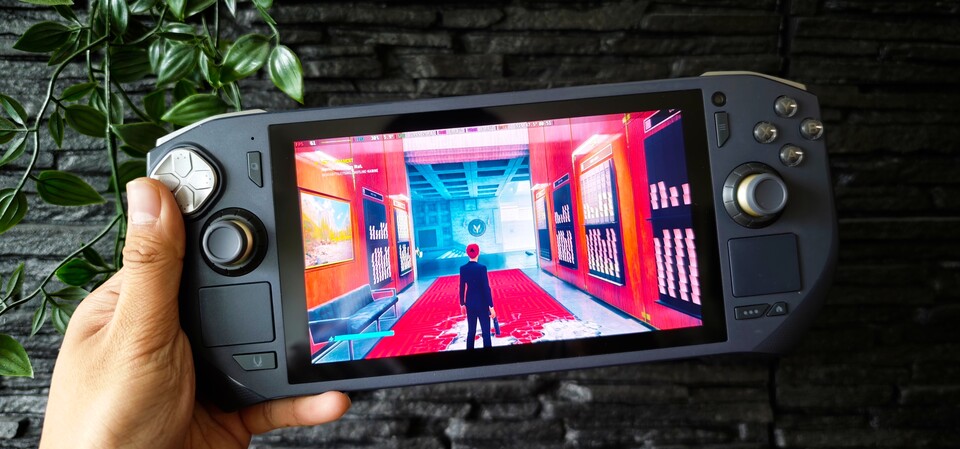 Auf der Couch, im Bett oder in der Mittagspause: Mit einem Gaming-Handheld könnt ihr immer dann spielen, wenn ihr gerade Zeit habt.