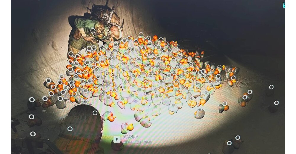 ARC-Raiders-Fan-geht-wortlos-in-Flammen-auf-und-hinterl-sst-einen-Berg-von-Quietscheenten-im-Wert-von-2-8-Millionen-Credits-Ich-bin-immer-noch-verwirrt-