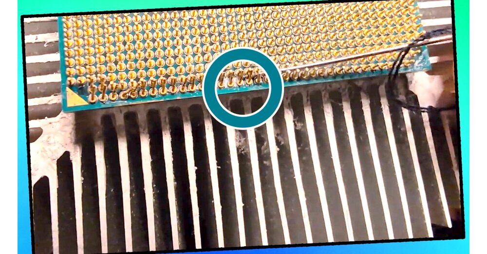 Sparfuchs-kauft-PC-mit-verbogener-CPU-fixt-sie-einfach-mit-N-hnadel