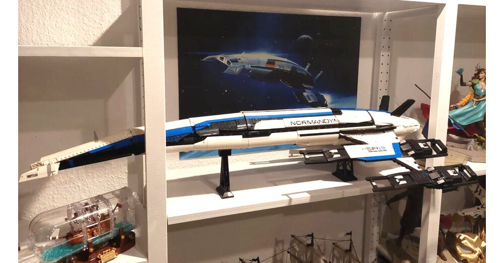 lego-fan-baut-die-normandy-aus-mass-effect-nach-und-ihr-k-nnt-das-auch-so-cool-sieht-es-aus