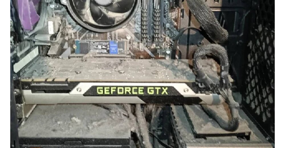 -Bin-berrascht-dass-der-noch-l-uft-Dieser-PC-ist-so-staubig-dass-dem-L-fter-schon-Haare-wachsen