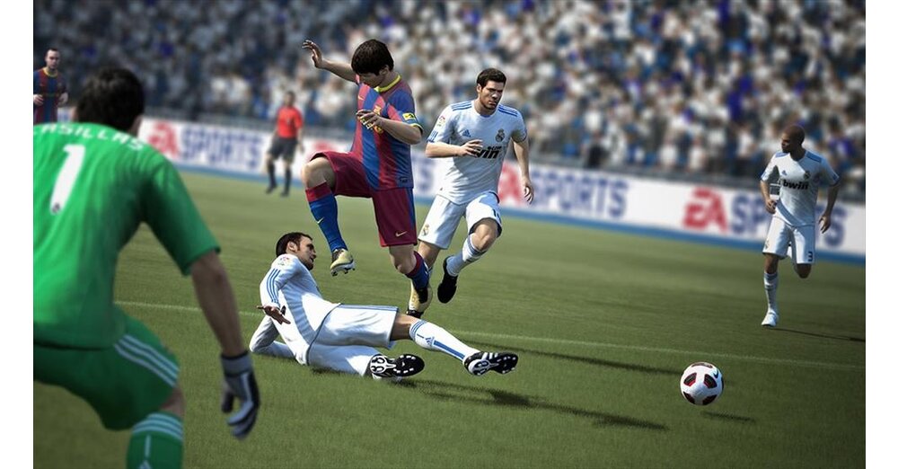 第3頁：FIFA 12與PES 2012-虛擬球比較