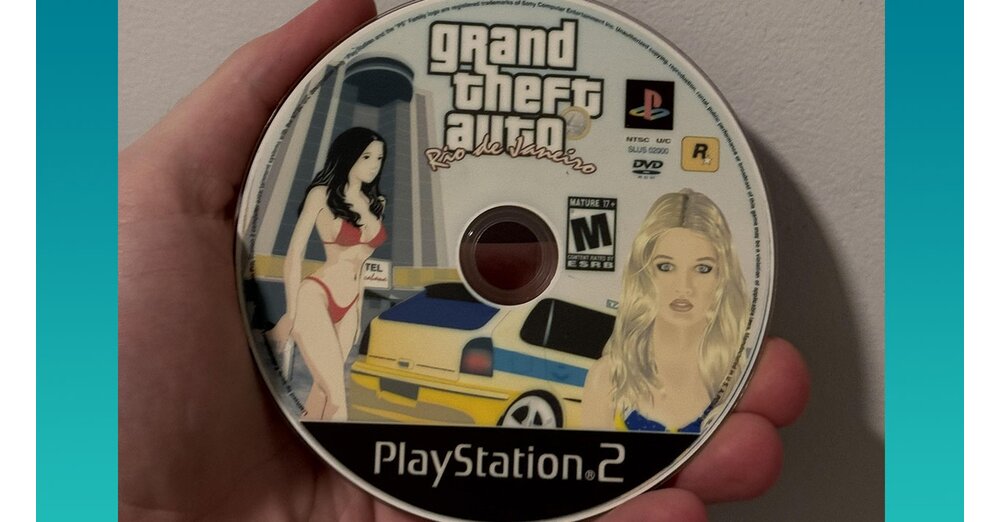 Ce disque PS2 pour "GTA Rio de Janeiro" regarde simplement 