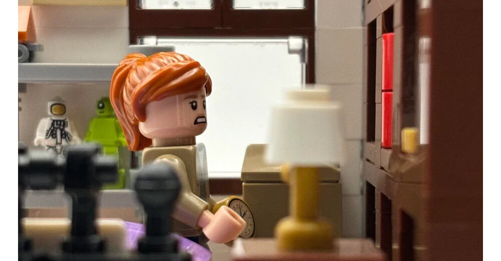 LEGO-Baumeister-stellt-ber-hmte-Szene-aus-Interstellar-originalgetreu-nach-und-ber-10-000-Leute-feiern-es