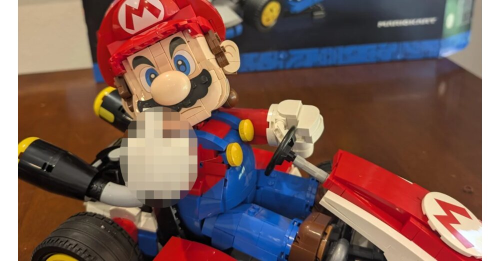 LEGO-Frechdachs-modifiziert-Mario-so-dass-er-die-echte-Mario-Kart-Erfahrung-perfekt-zusammenfasst