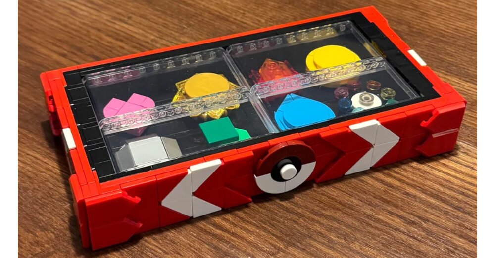 LEGO-Fan-verpasst-die-Pok-mon-Ordenbox-als-Vorbesteller-Goodie-und-baut-sie-sich-kurzerhand-einfach-selbst-zusammen