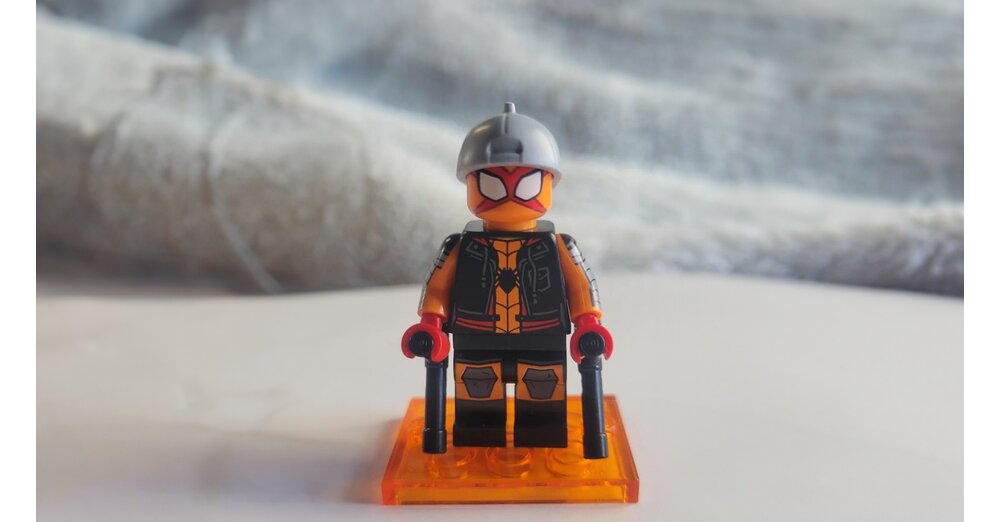 -LEGO-hat-eine-Figur-mit-derselben-Behinderung-wie-ich-Fan-freut-sich-ber-Minifigur-aus-dem-Spider-Verse