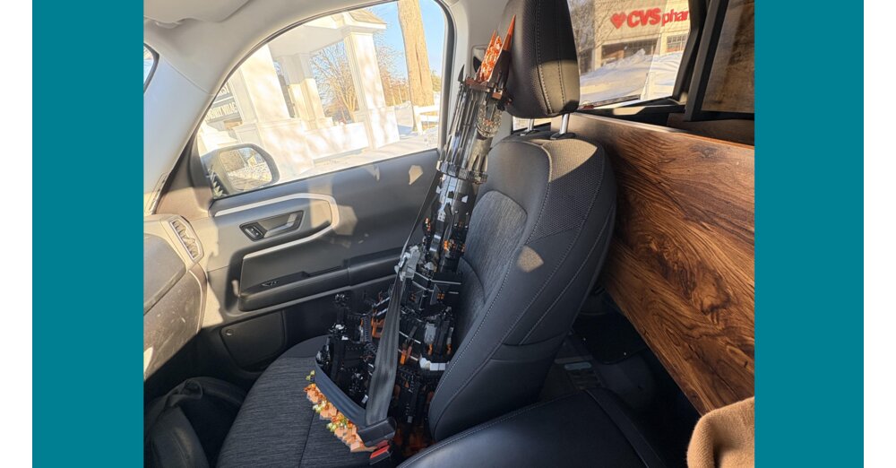 -Betet-f-r-mich-LEGO-Fan-transportiert-sein-500-Euro-Herr-der-Ringe-Set-angeschnallt-im-Auto-und-hofft-einfach-aufs-Beste