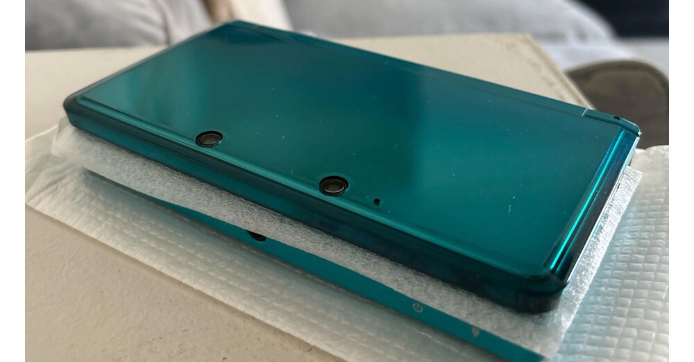 Gl-ckspilz-schickt-seine-Nintendo-DS-aus-der-Kindheit-ein-und-bekommt-von-Nintendo-direkt-2-brandneue-Handhelds-zur-ck-sogar-eine-Special-Edition