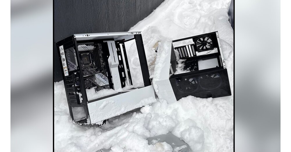 Spieler-baut-einen-PC-seine-Freundin-entdeckt-schickes-Geh-use-in-einem-Schneehaufen-und-berraschung-darin-sind-Komponenten-mit-bis-zu-200-Euro-Wert