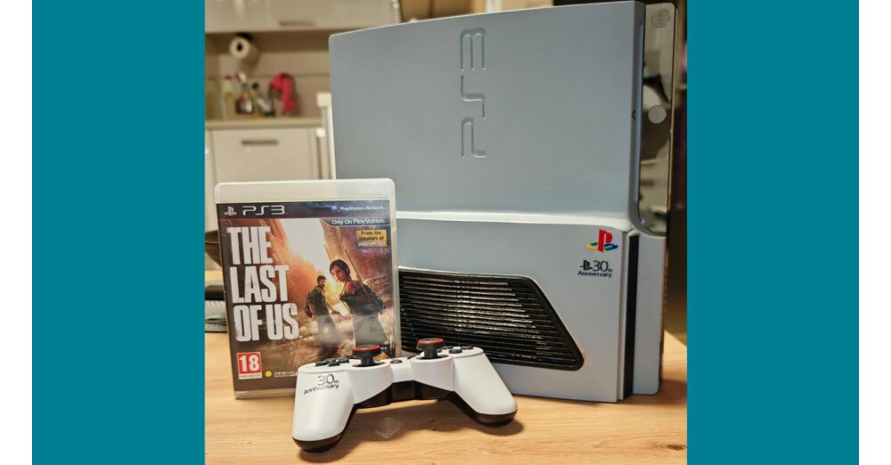 Pfiffiger-PlayStation-T-ftler-zerlegt-seine-PS3-und-motzt-sie-mit-Bauteilen-aus-einem-Server-auf-Jetzt-ist-es-eine-PS3-Slim-Pro-